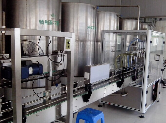 2025 北京全自動(dòng)潤(rùn)滑油灌裝機(jī) 防凍液灌裝機(jī)第2張